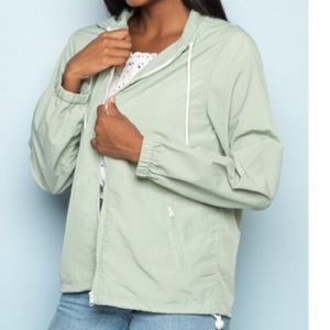 NWT BRANDY MELVILLE windbreaker